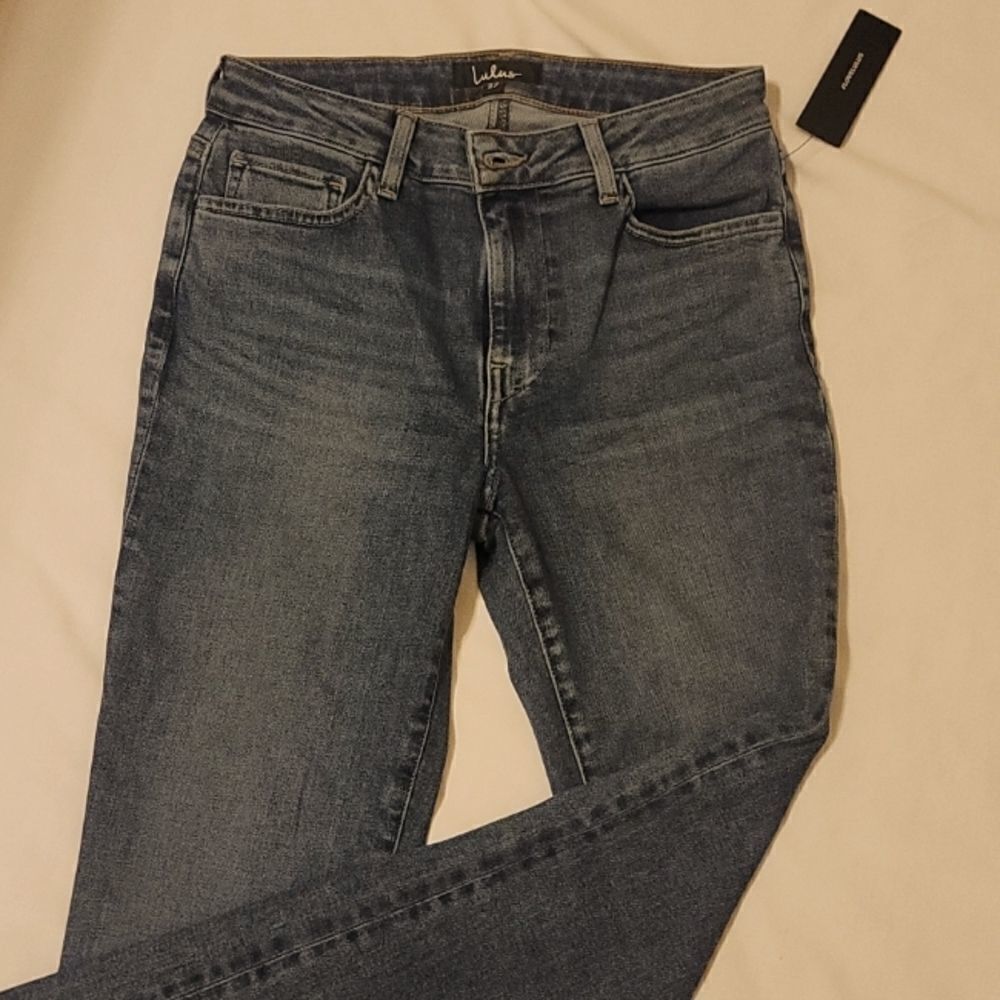 - Lulu's high waist /raw Hem jeans size 27